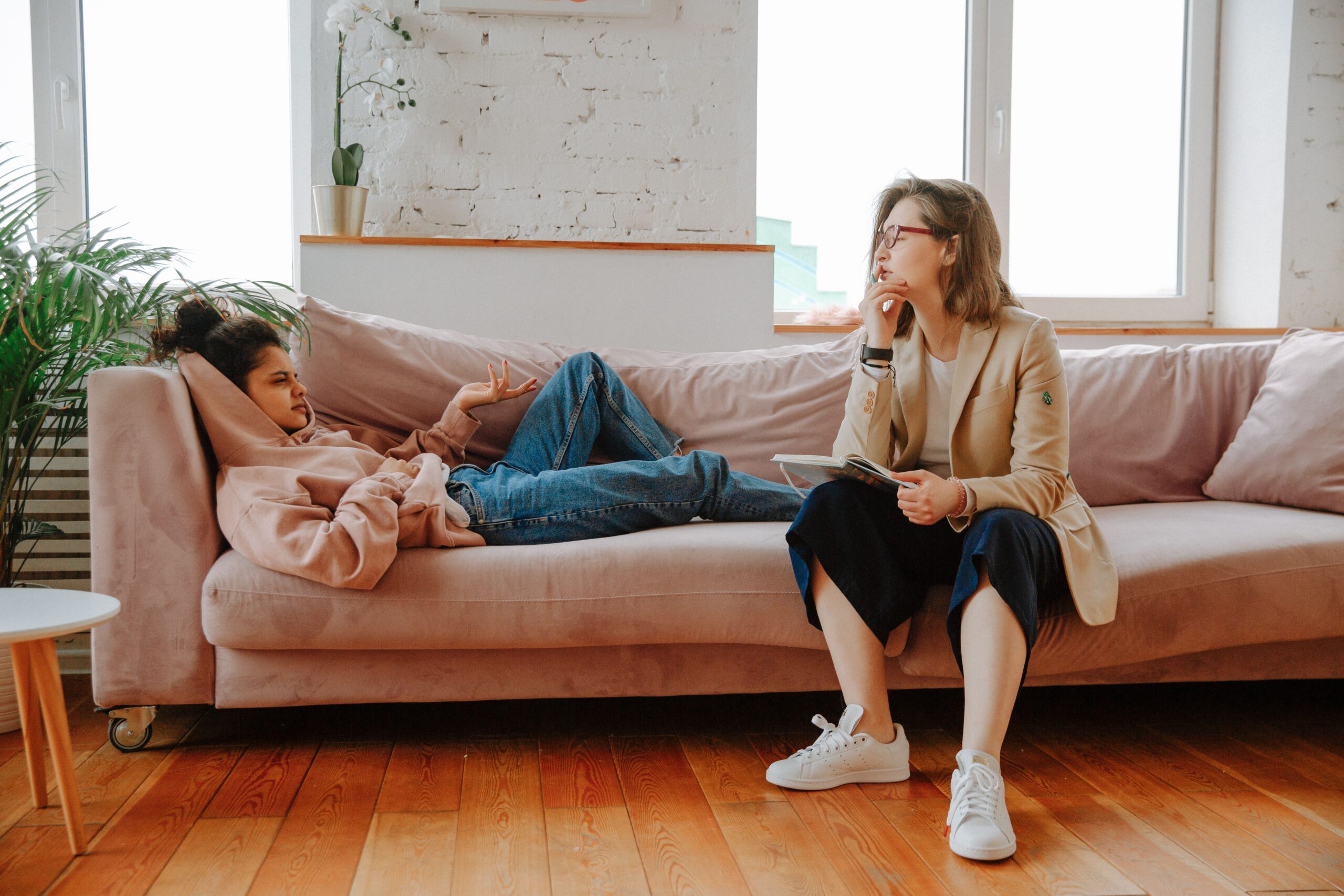 Conversación de apoyo y orientación confidencial